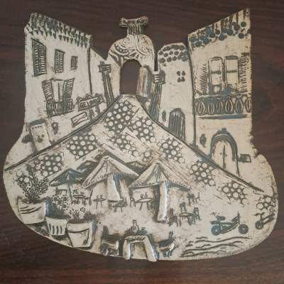 Flat Ceramic decoration white and black with a cityscape - the piazza